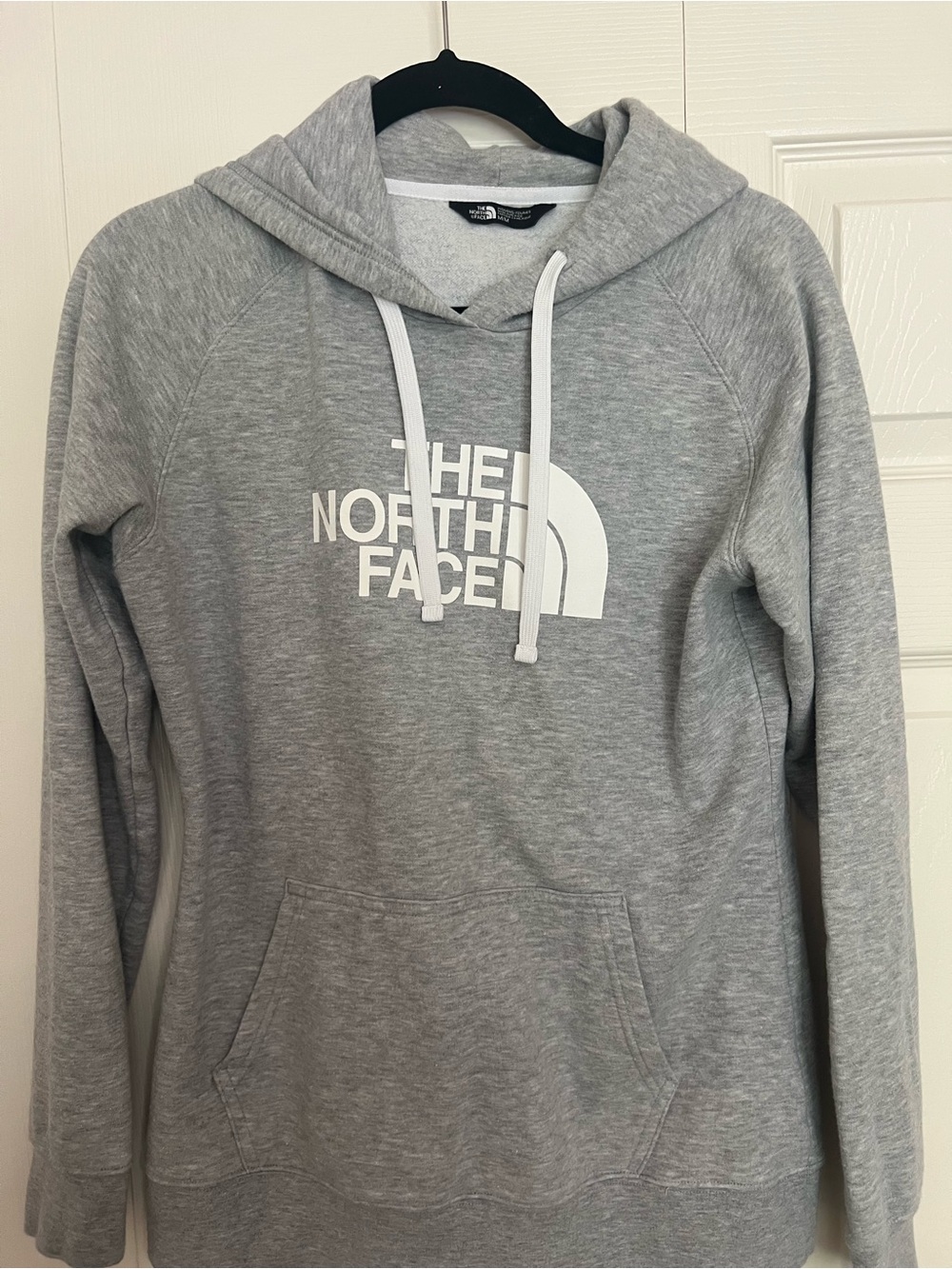 The North Face Women's Light Gray Logo Pullover Hoodie